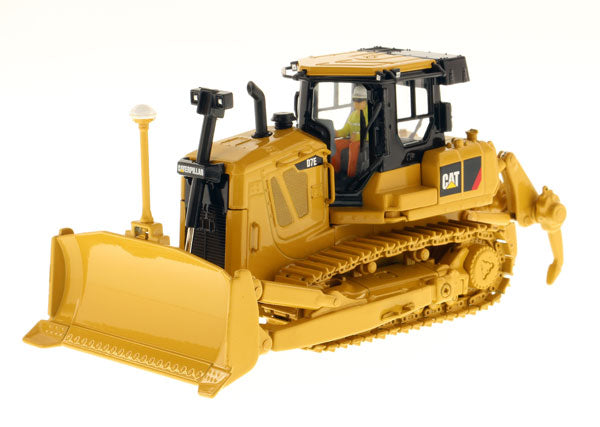 1:50 Cat® D7E Track-Type Tractor — Diecast Masters America
