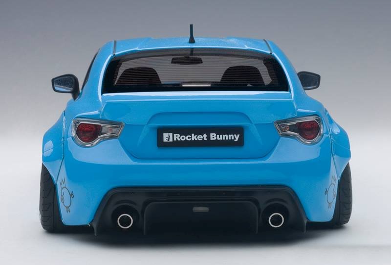 オートアート ROCKT BANNY 86 1/18 メタリックスカイブルー オート