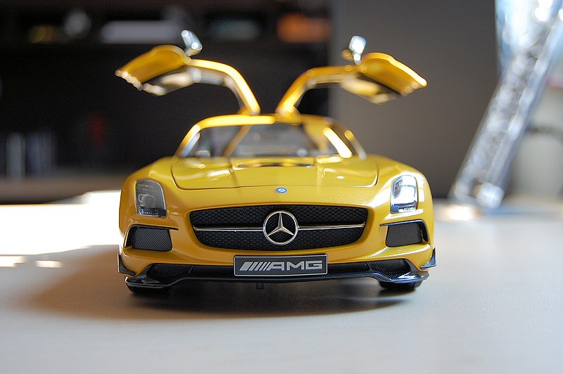 REVIEW: Minichamps Mercedes-Benz SLS AMG Coupe Black Series