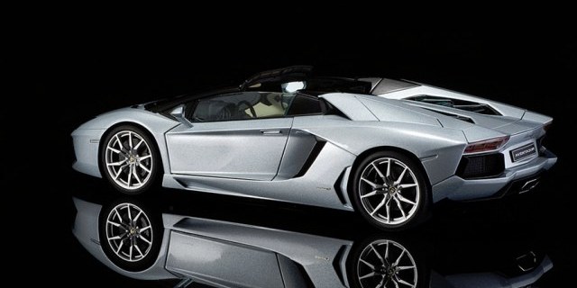 REVIEW: AUTOart Lamborghini Aventador LP700-4 Roadster