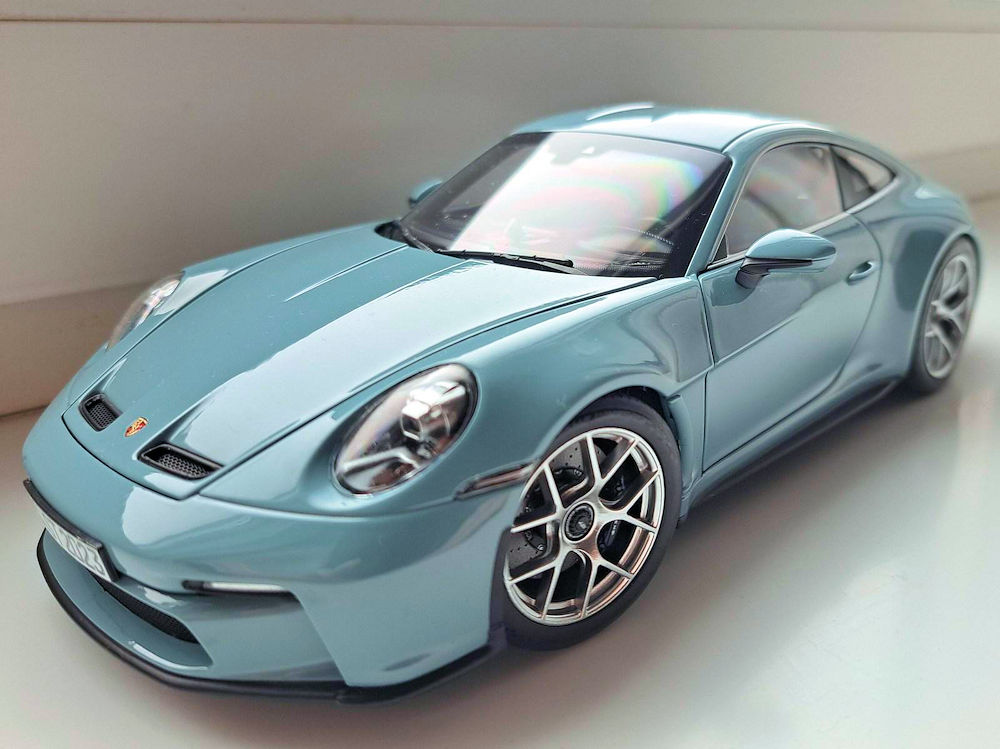 REVIEW: Norev Porsche 911 S/T (992) • DiecastSociety.com