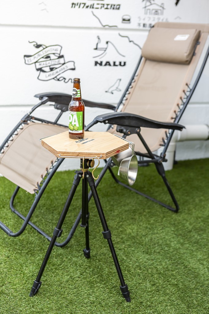 キャンプにも使える折りたたみ式の三脚テーブルをDIYしてみよう