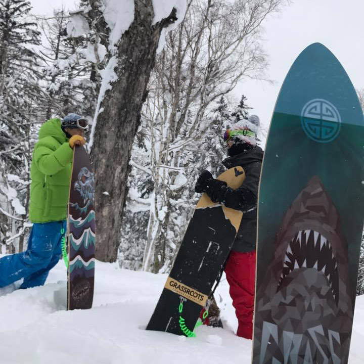グラスルーツ パウダーサーフィン 1Dayツアー | DISCOVERIES / 北海道