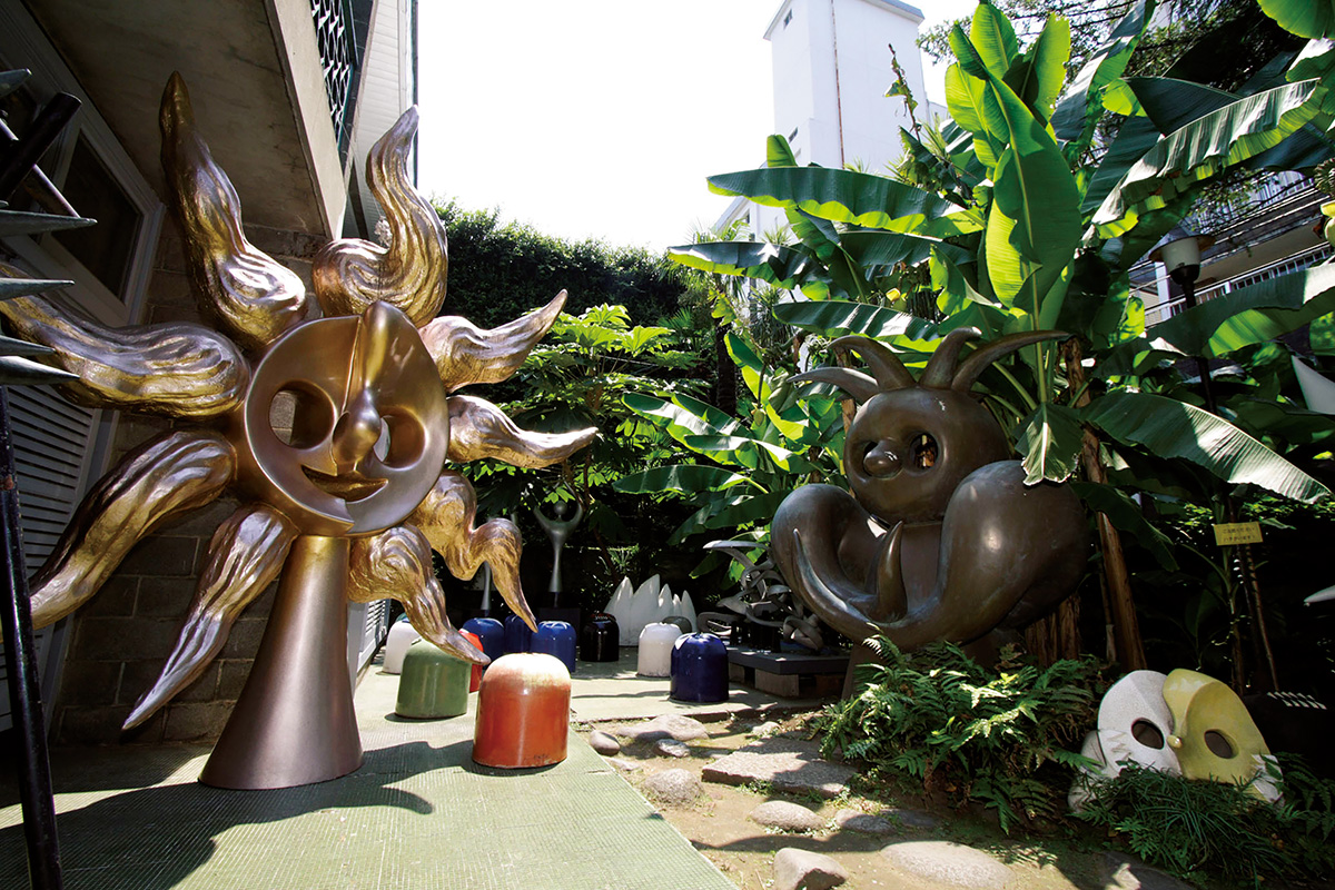 岡本太郎記念館「パワーみなぎる芸術の数々に出合う」 | Discover