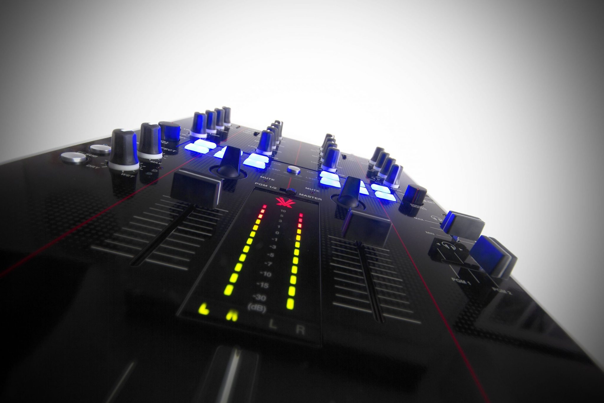 REVIEW: Vestax PMC-05 Pro IV Mixer – DJWORX
