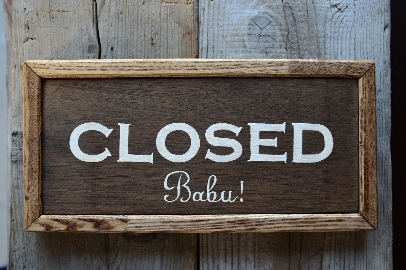 店の拘りが伝わる手書きのオーダー看板 「open&closed」 – ドングリ商店