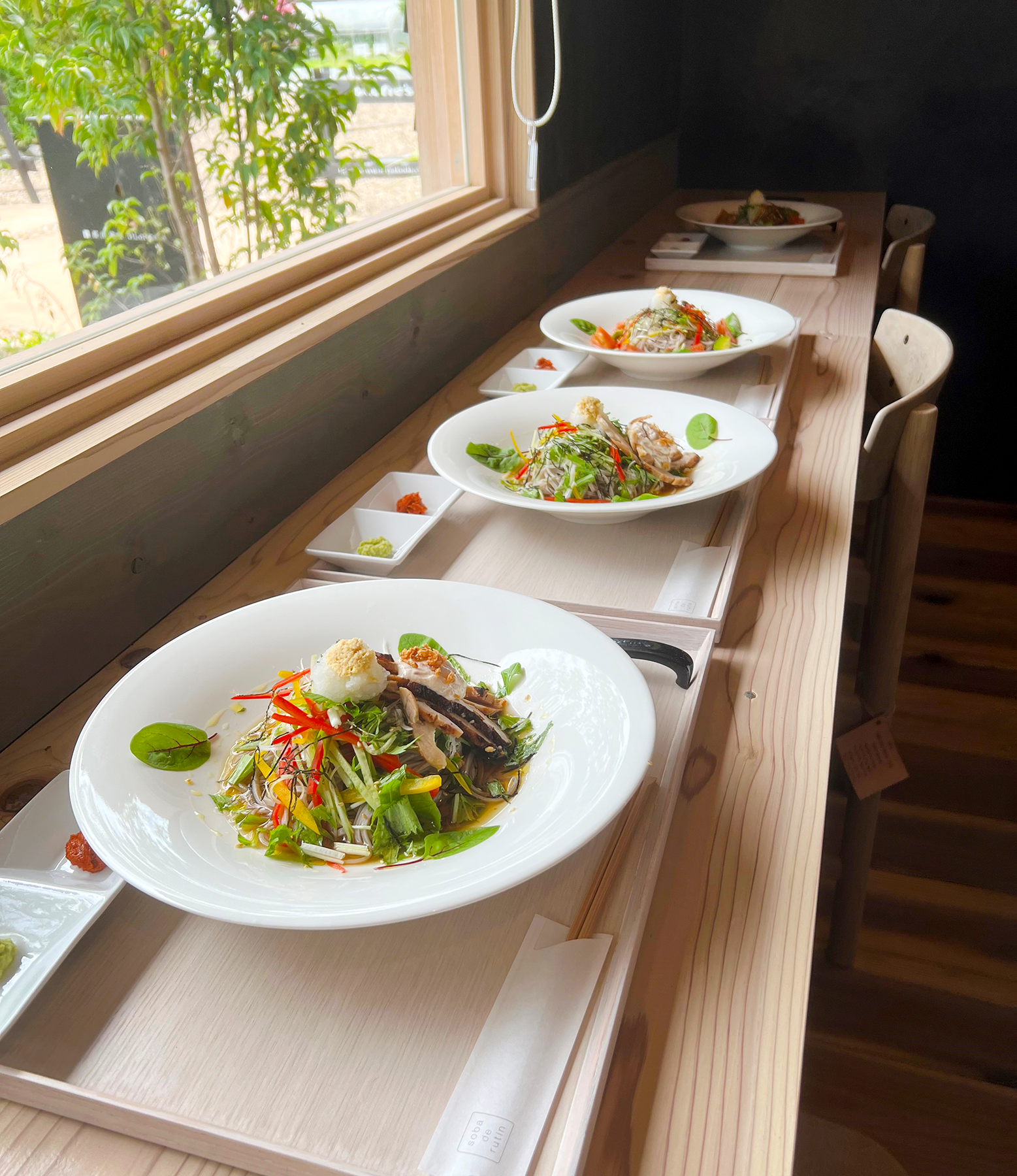 都田の自然とお庭を見ながらお蕎麦を愉しむカウンター席 - 北欧の