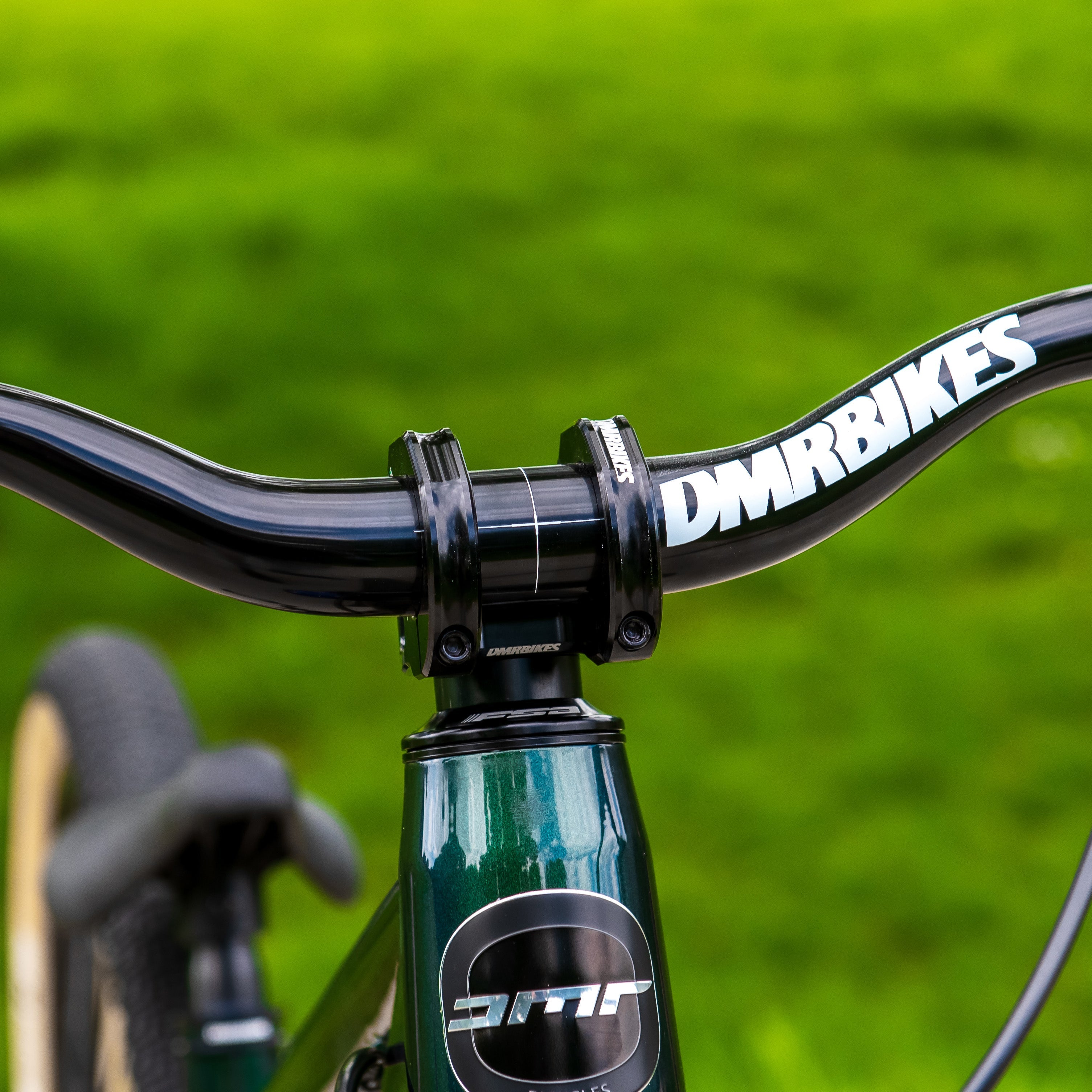 DMR Bikes ハンドルバー 800mm ブラック