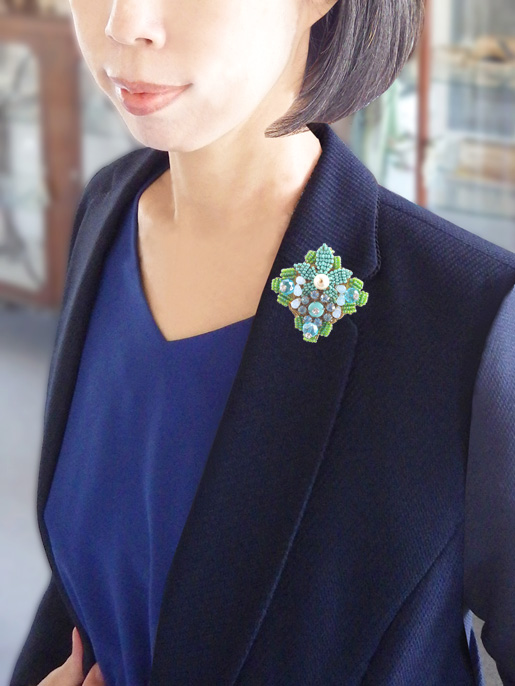 STANLEY HAGLER スタンレーハグラー ブルーとグリーンのお花のブローチ