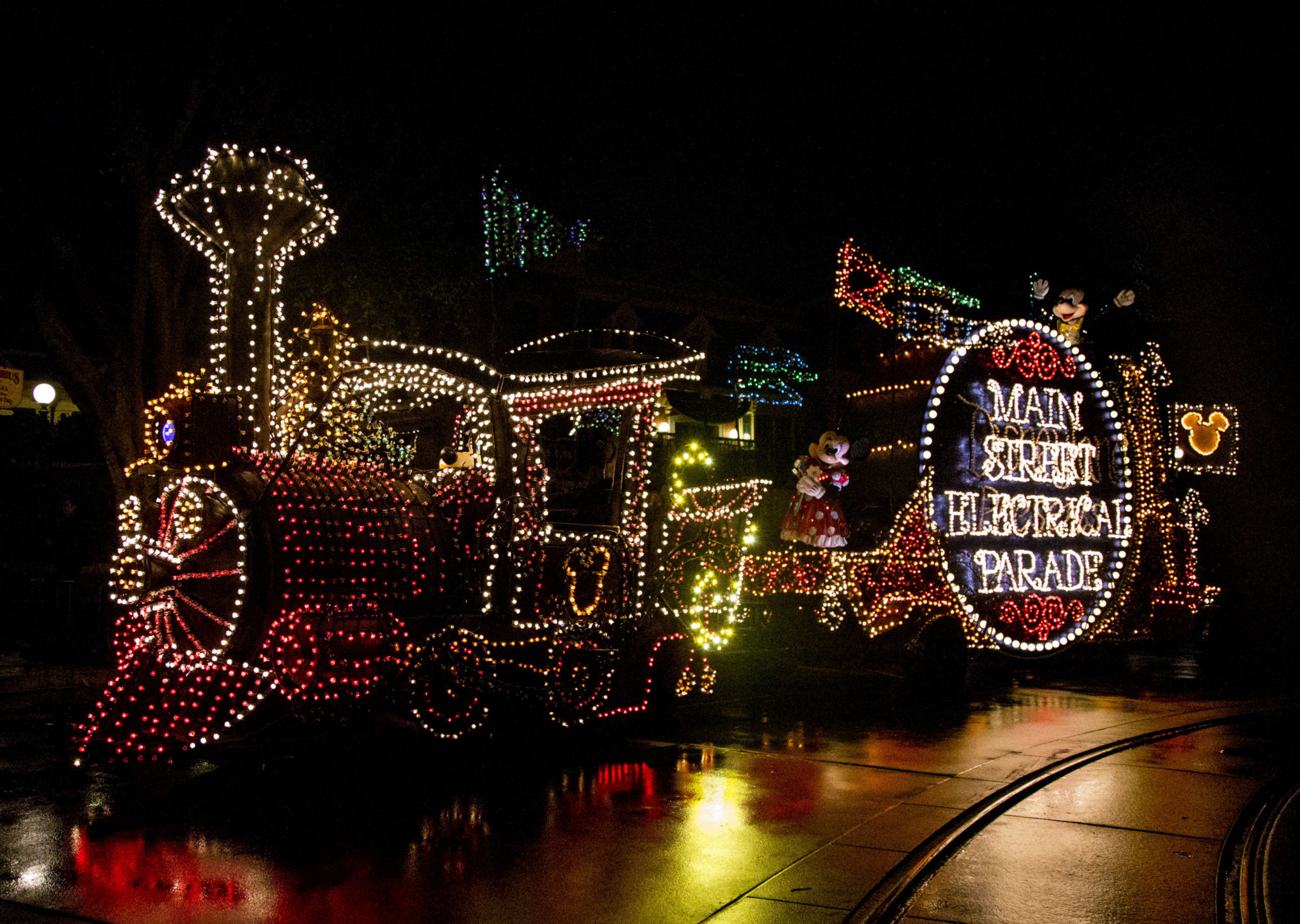 帰ってきた「Main Street Electrical Parade」 #DisneyParksLIVE にて