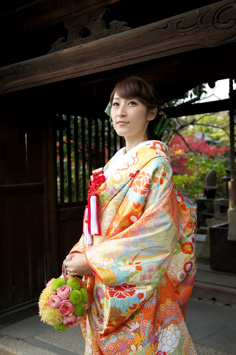 織物の最高峰【唐織】の色打掛 | TAGAYA BRIDAL - 京都・大阪・神戸の