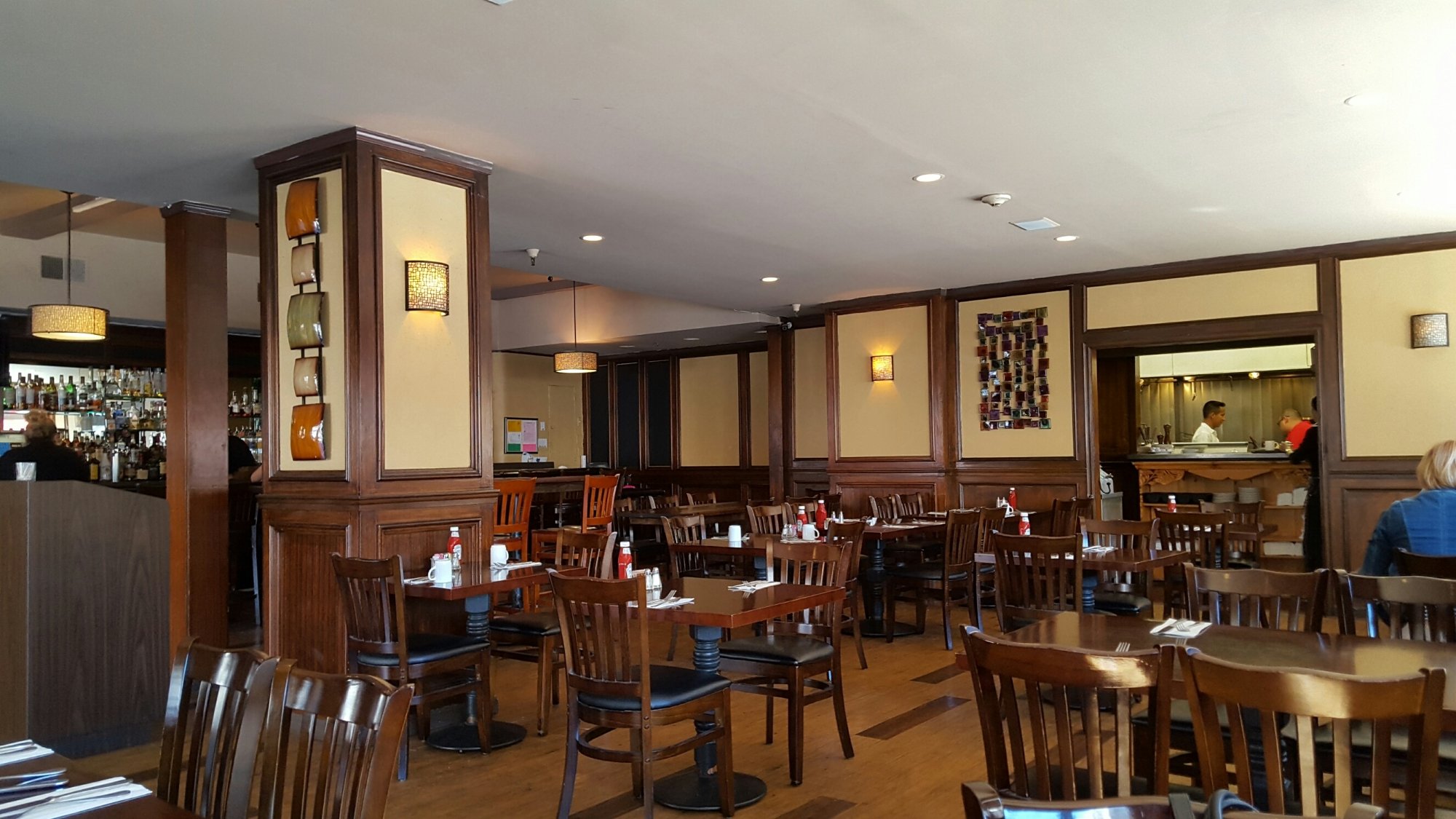 soma-restaurant-bar.jpg?w=500&