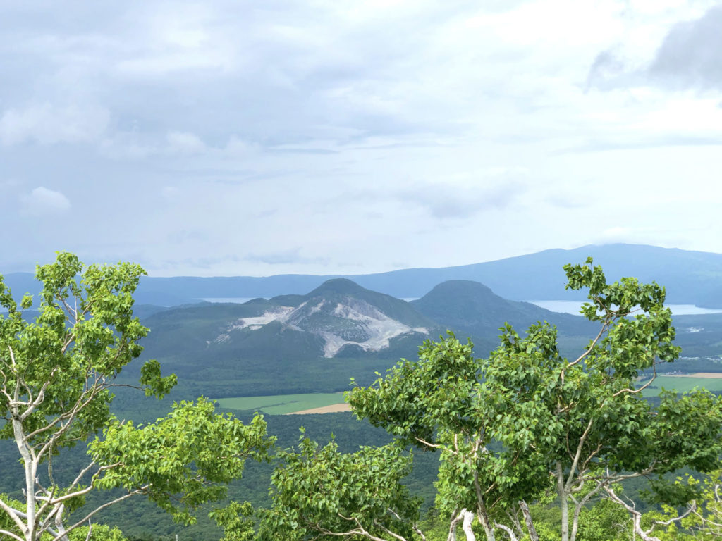 摩周湖も硫黄山も見られる穴場的スポット「摩周第三展望台」 | 【公式