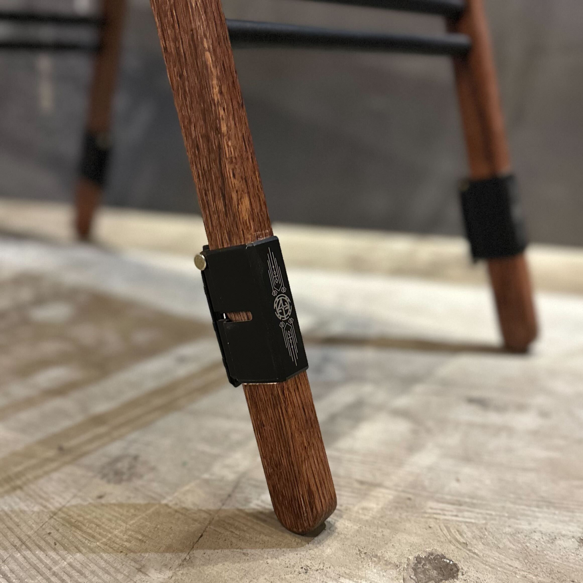 BLACK DESIGN – CROSS ORANGE