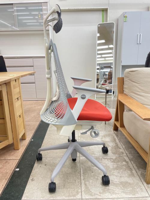 Herman Miller (ハーマンミラー) セイルチェア ホワイト×オレンジ