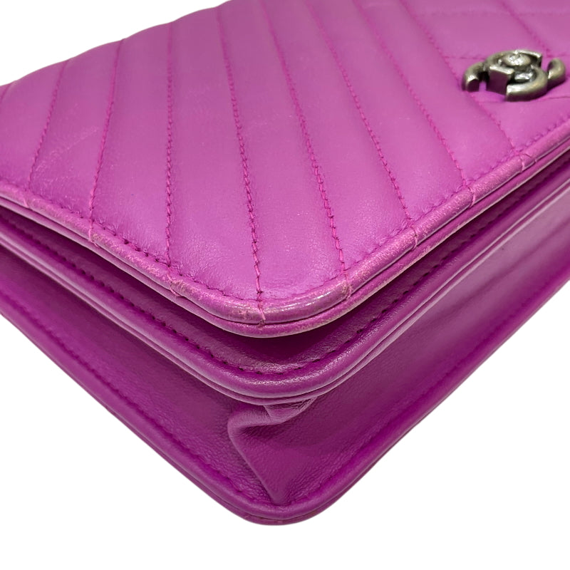 シャネル CHANEL マトラッセ・シェブロン チェーンウォレット 20番台