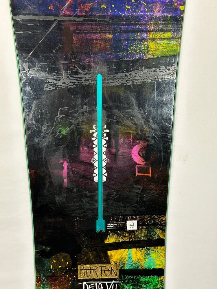 141 cm Burton Deja Vu Flying V Women`s Snowboard #124