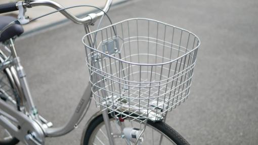 シルバー 26インチ シティサイクル 前バスケット付き MARUISHI