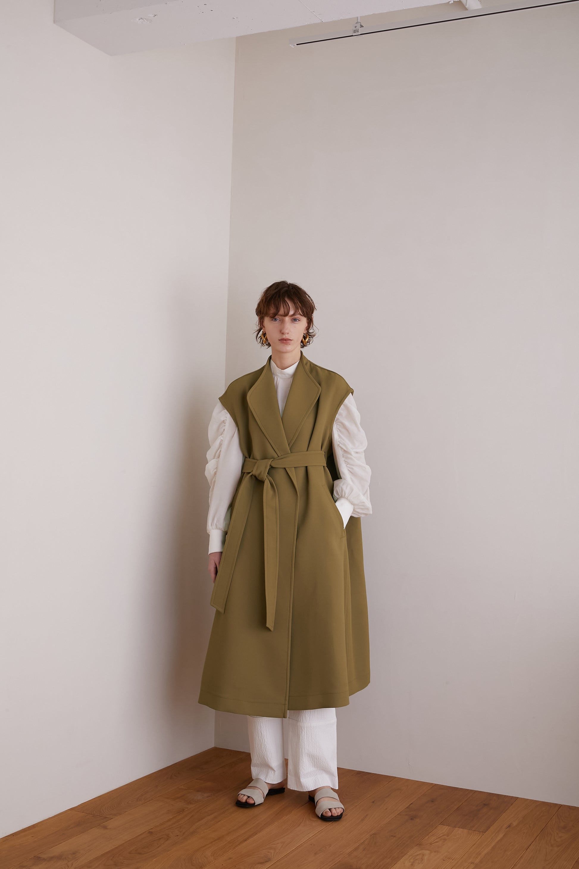 スリーブレスコート【BEIGE】 – ELLIE