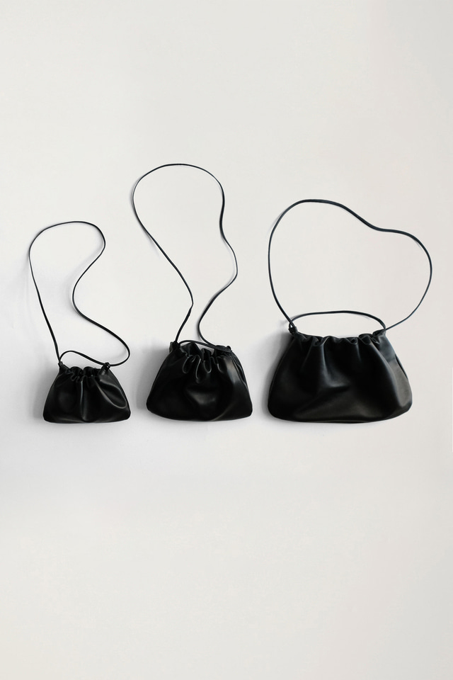5TH / Nella strap mini bag (Black) - Nothing written