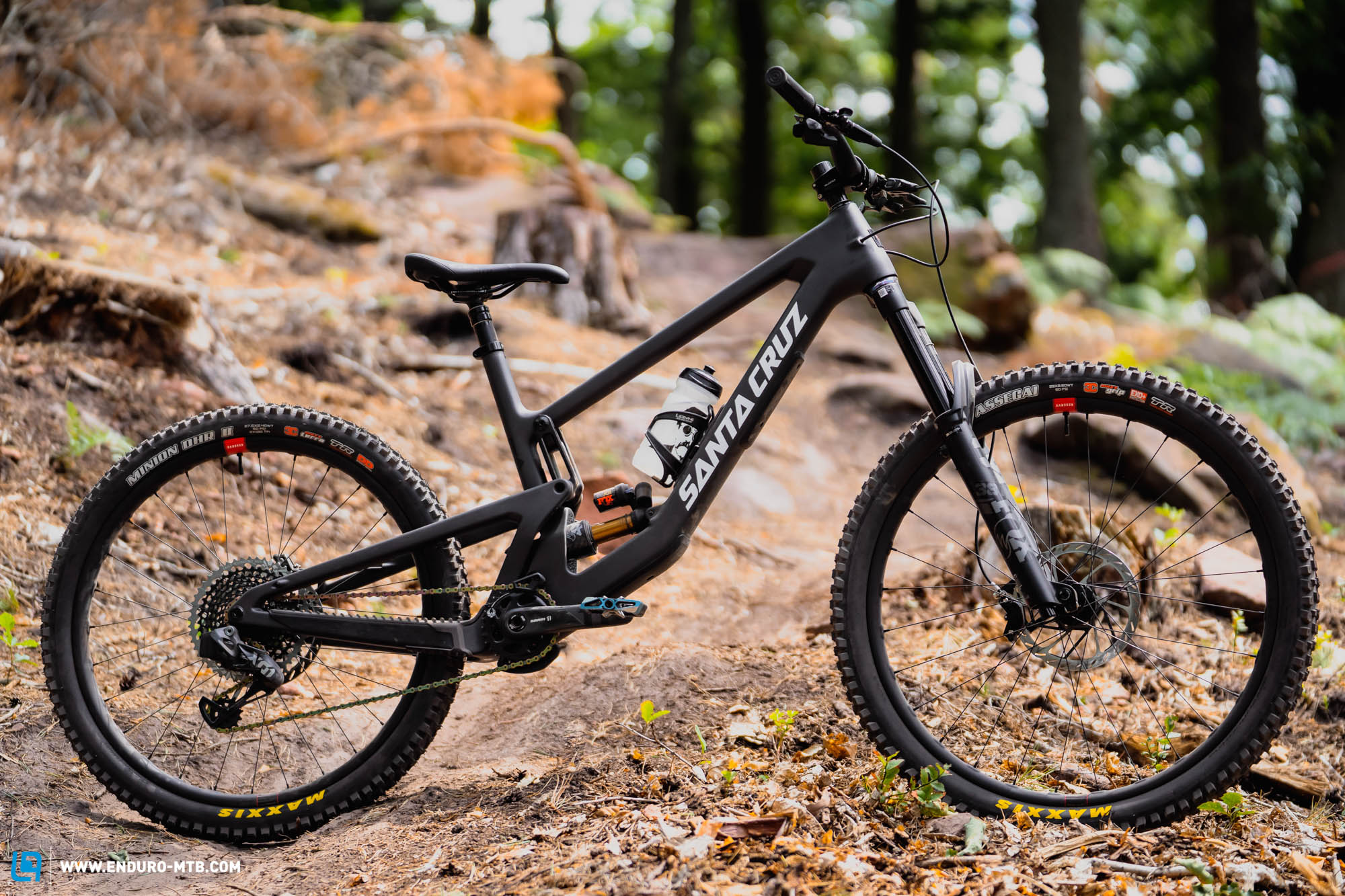 santa cruz nomad サンタクルーズノマド