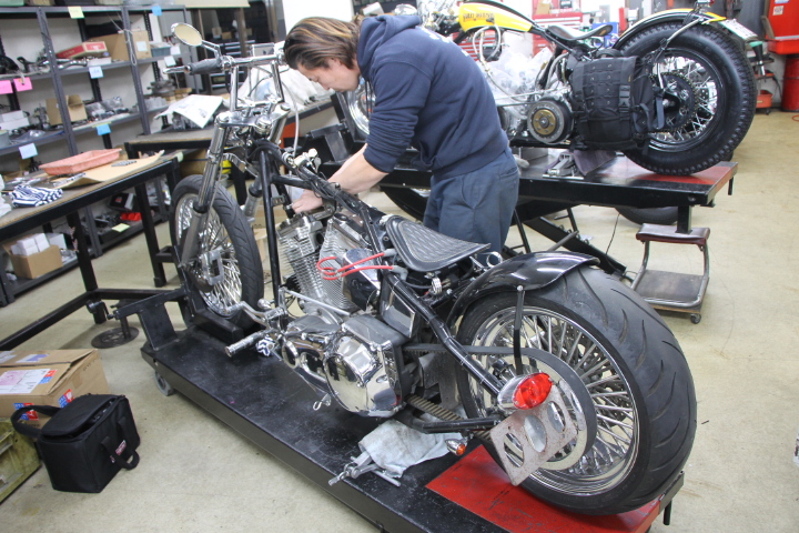 スプリンガーフォークとタイヤのチョイス⁉ | (有)遠藤自動車サービス