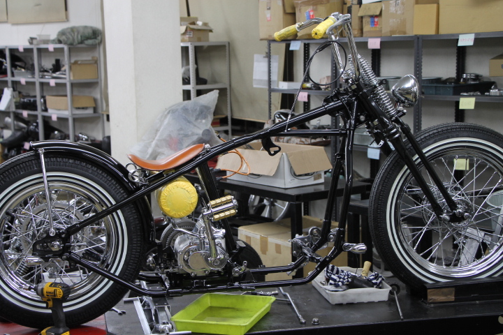 スプリンガーフォークとタイヤのチョイス⁉ | (有)遠藤自動車サービス