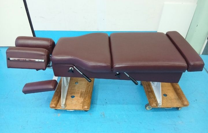 ロイドテーブル | 江崎器械株式会社