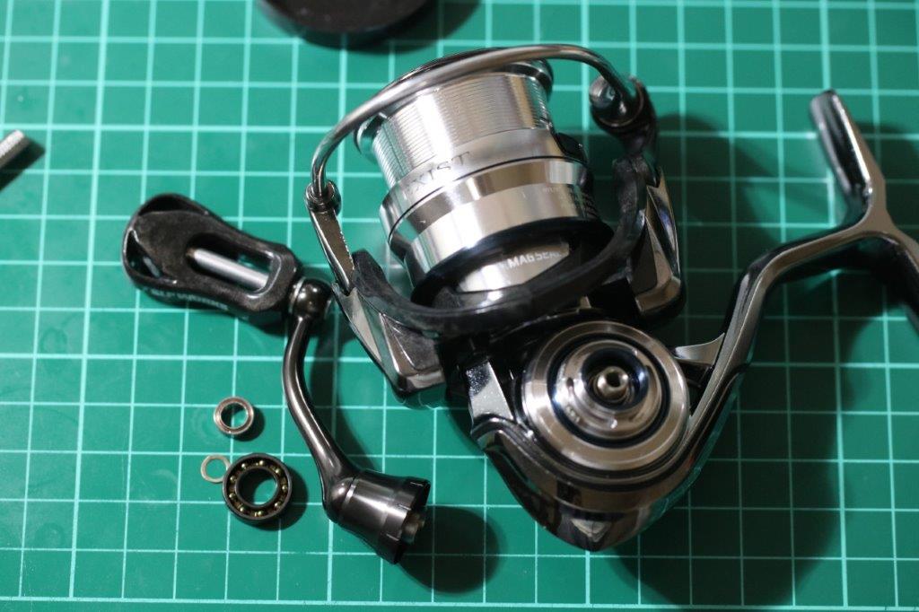 オーバーホール依頼 18イグジストFC LT2000S-P | リールカスタム・ラボ