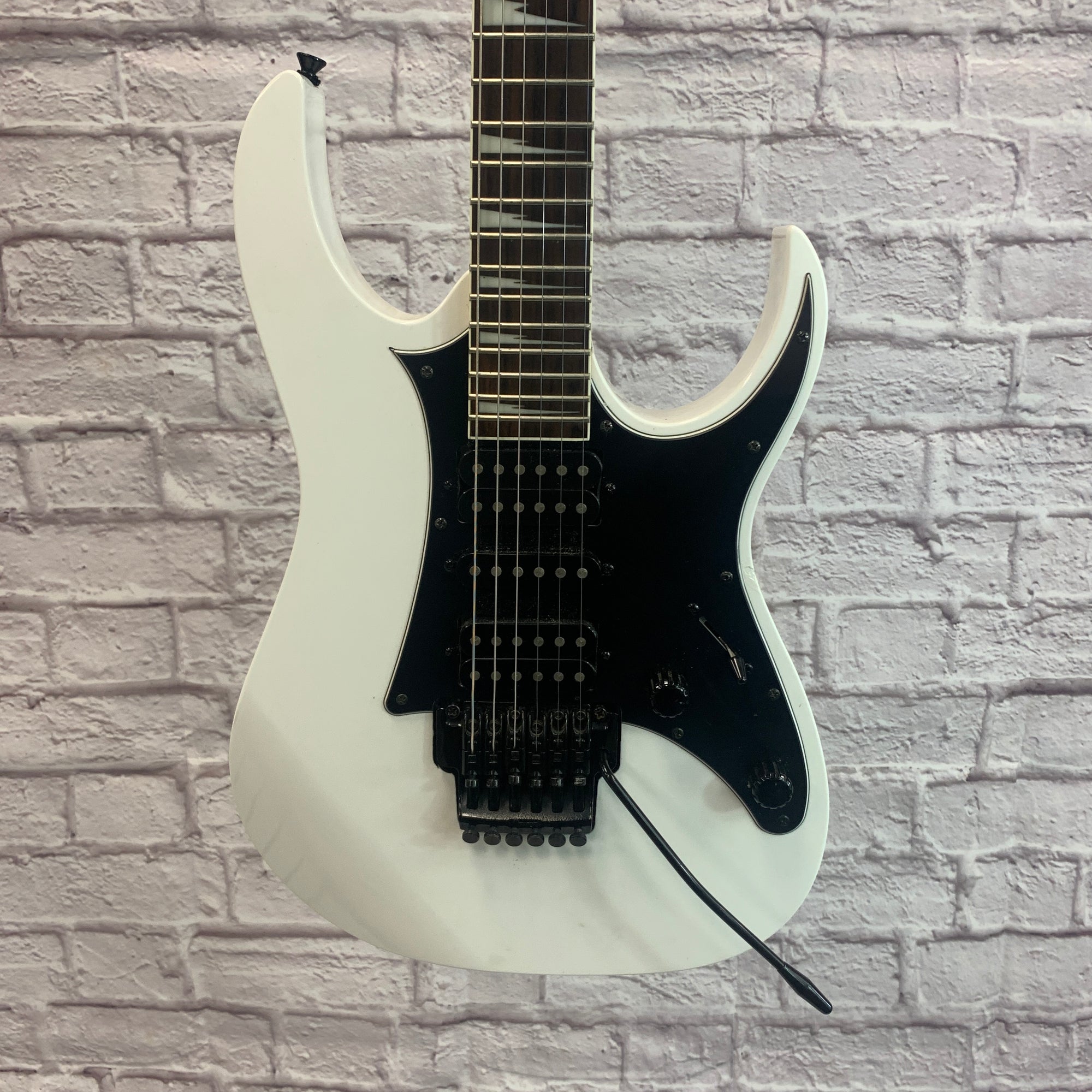 Ibanez Gio HSH with Locking Tremolo - Evolution Music