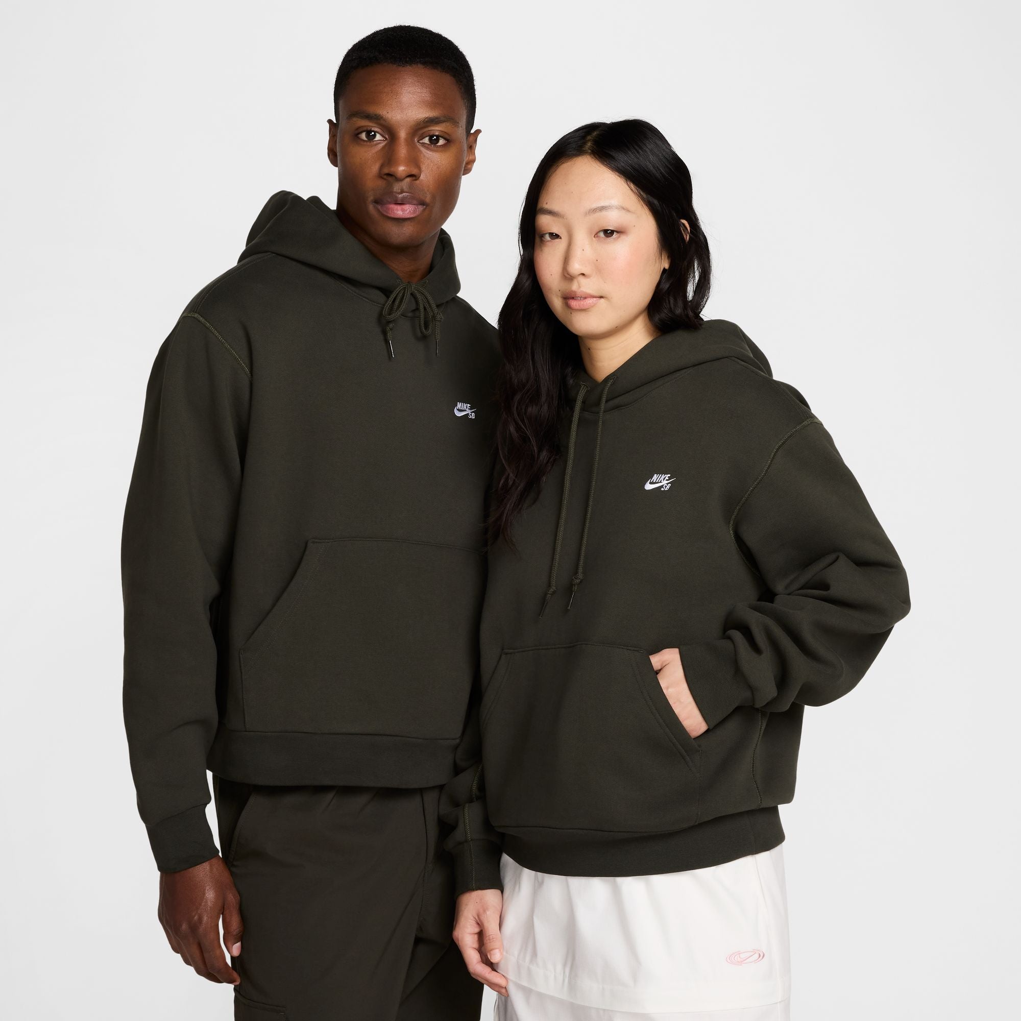 Nike SB Mens Fleece Pullover Skate Hoodie – Extra Butter