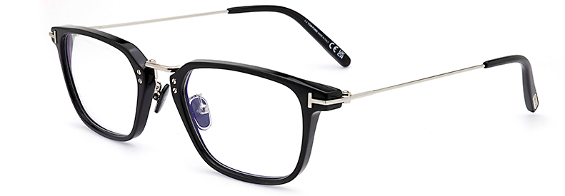 新光堂｜トムフォード「2022AWニューコレクション」より