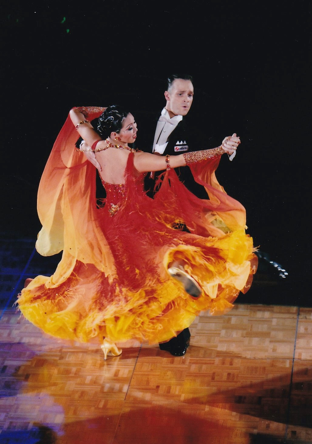 7/7 販売します！プロ着用 黄色と赤のスタンダードドレス♪ | 社交