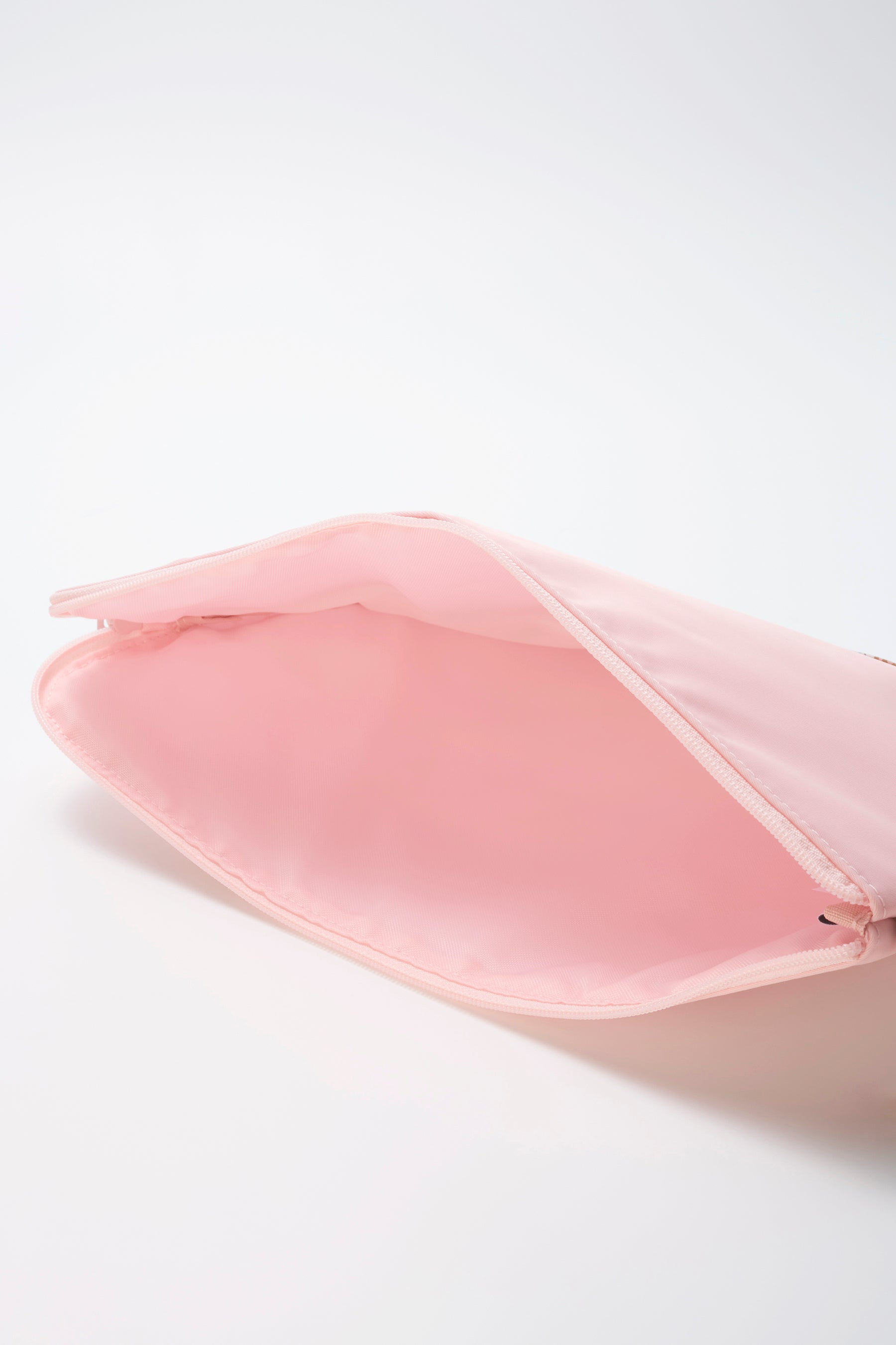 Multi-purpose pouch | ファミリア公式サイト