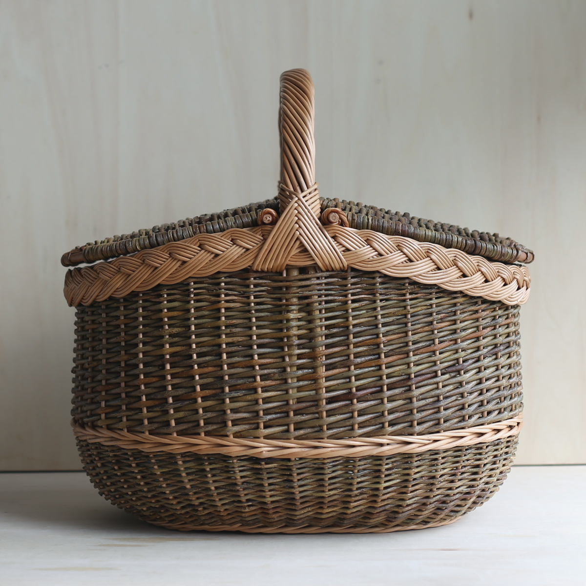 ラトビアのかごの通販（ヤナギの蓋つきバスケット）｜FAVOR（手仕事