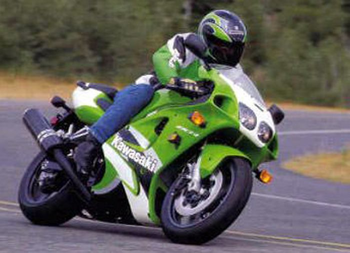 Kawasaki 750 ZX-7 R 2000 - Motorcycle specifications, reviews, photos