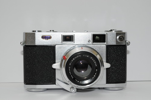 Ricoh 519 Deluxe (FiveOneNine) - Camera-wiki.org - The free camera