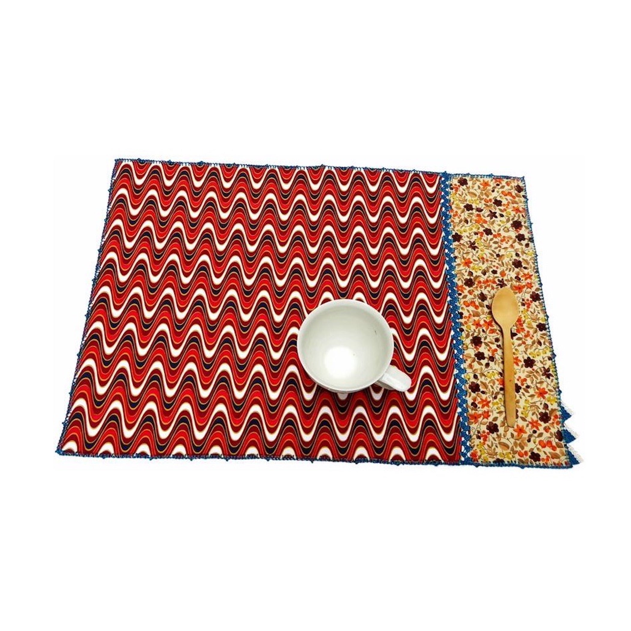 Leo Atlante】刺繍パッチワークランチョンマット_waves red | フィール