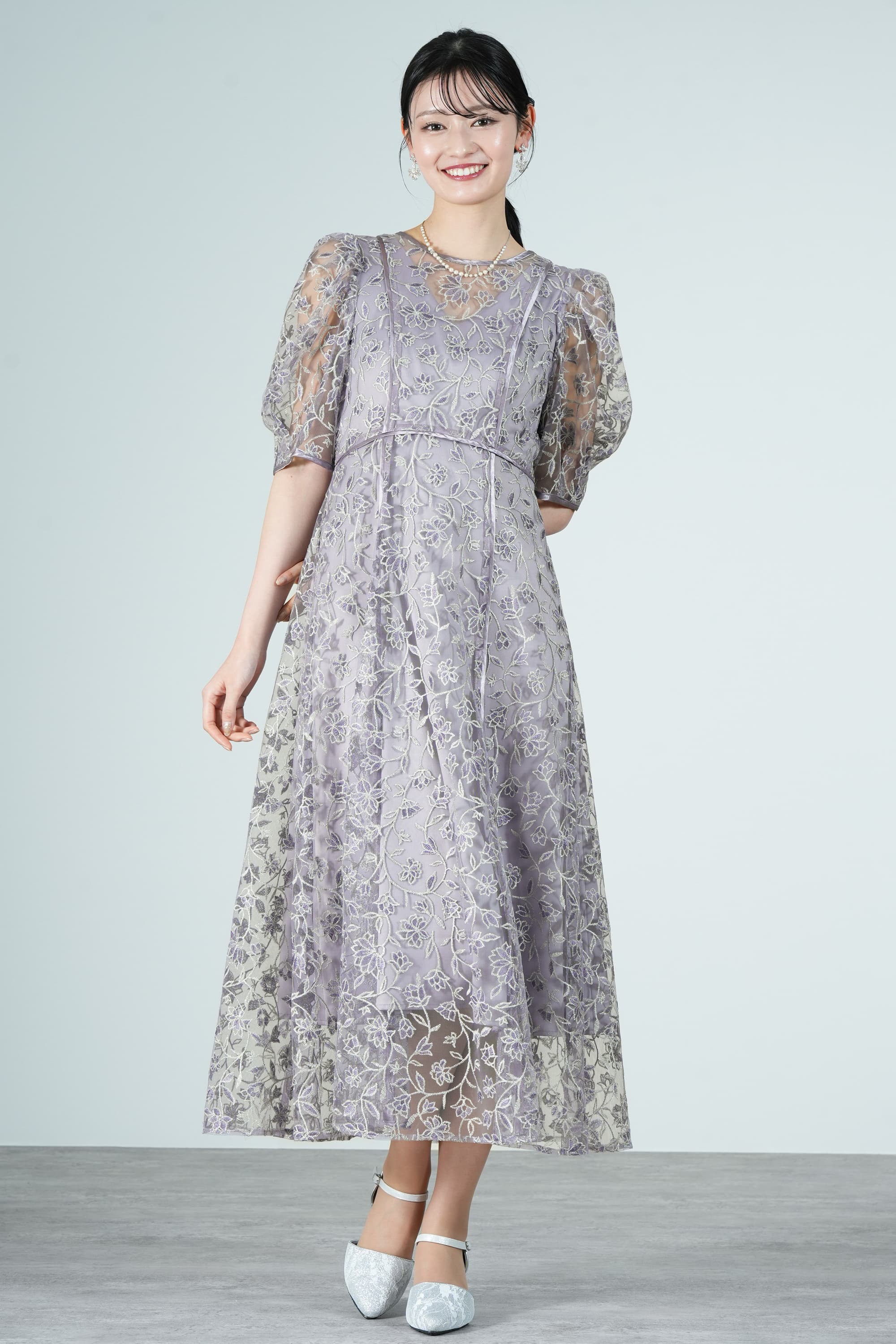 LILY BROWN フラワーラメ刺繍ラベンダードレス (M) をレンタル - 結婚