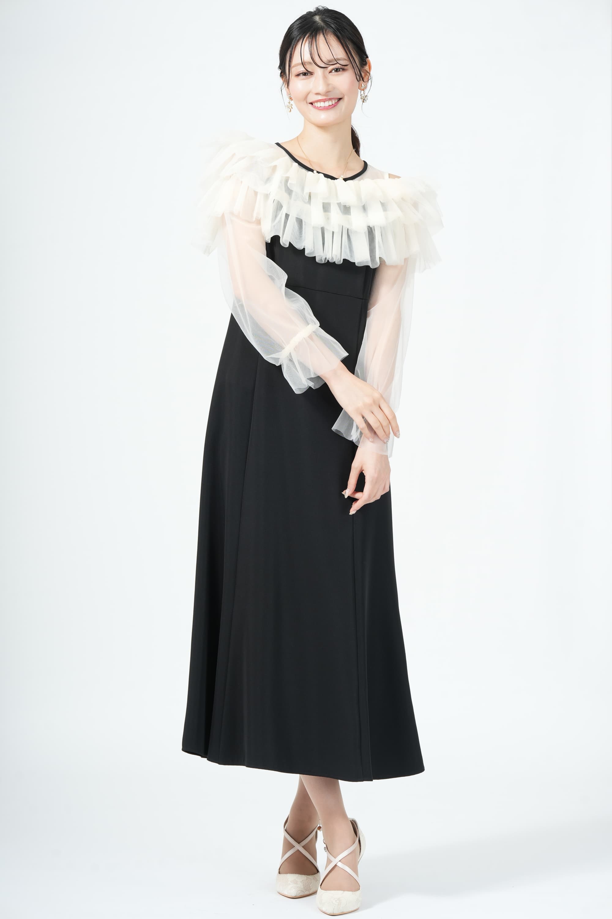 JILLSTUART ギャザー袖フリルボレロブラックドレス (S) をレンタル