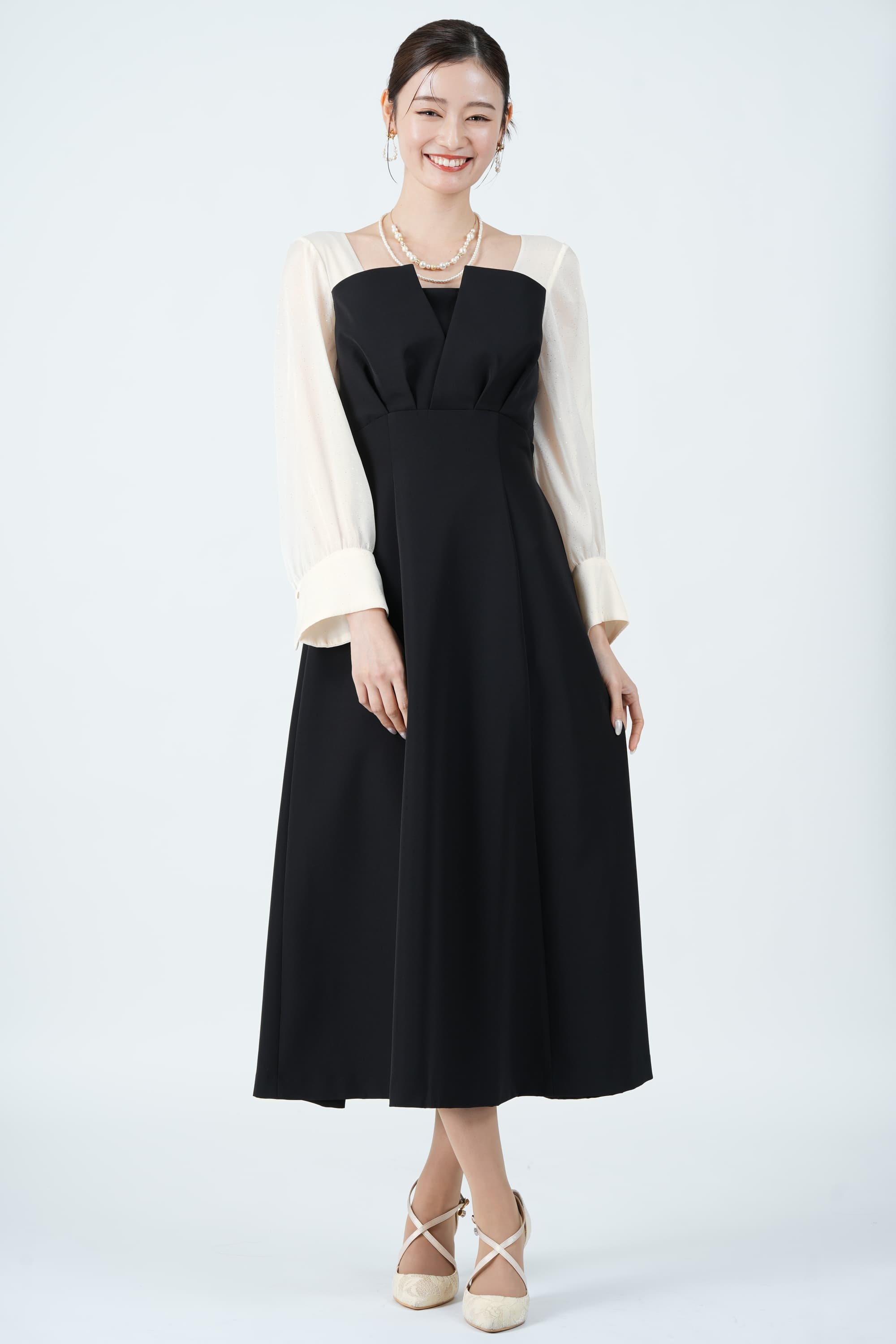 SNIDEL ビスチェ風ラメスリーブブラックドレス (M) をレンタル - 結婚