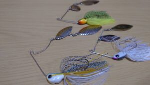 バス釣り初心者にオススメなルアー②：スピナーベイト