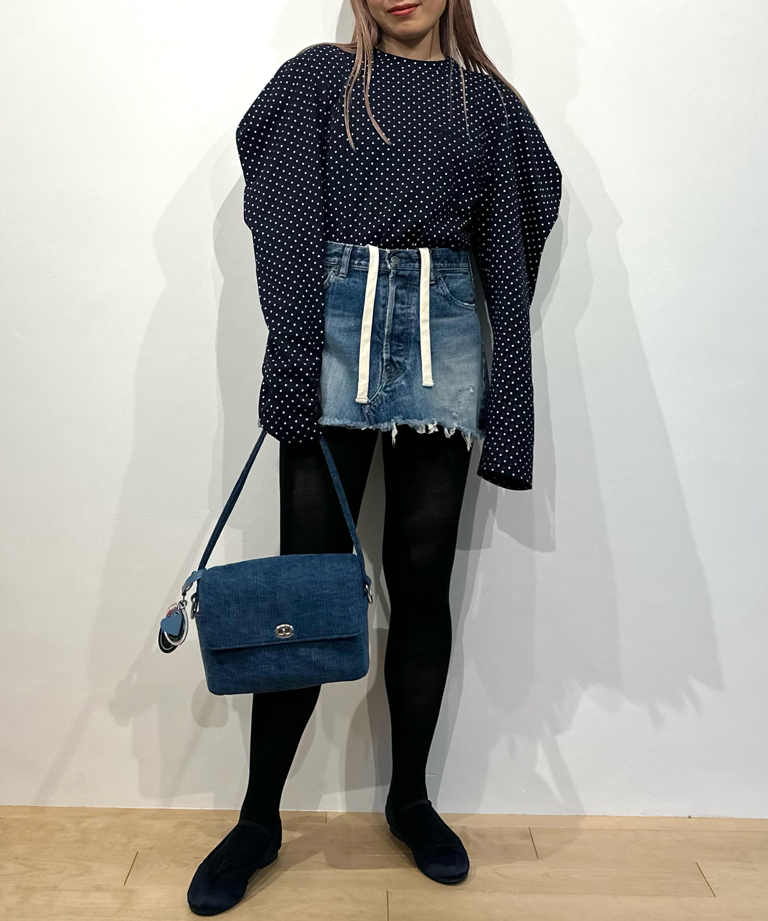 DAMAGE DENIM MINI SKIRT｜HOLIDAY（ホリデイ）OFFICIAL ONLINE STORE