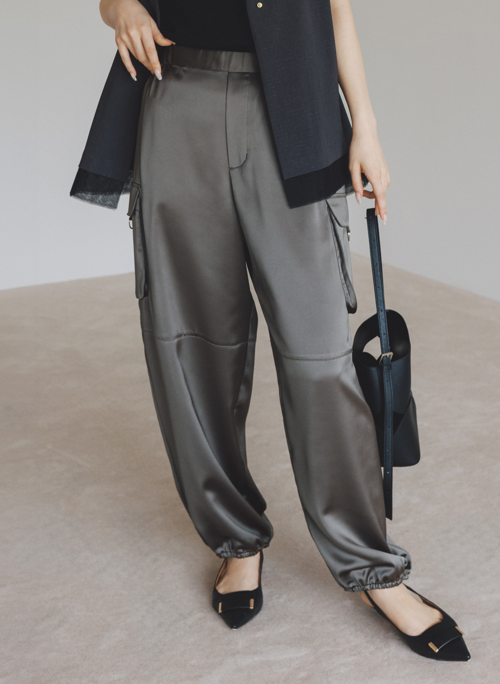 サテンカーゴギャザーパンツ｜LOUNIE（ルーニィ）公式サイト／公式