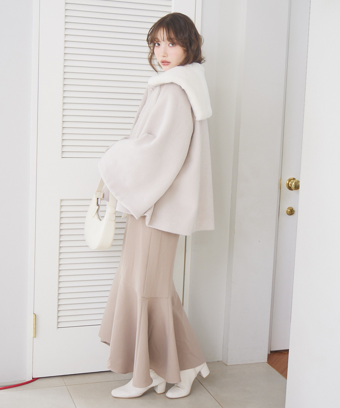 フェイクファービッグカラーケープコート｜PETAL ONLINE（ペタル