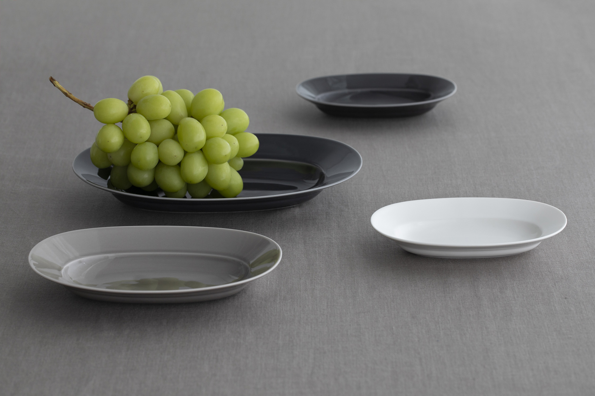 Oval Plate - yumiko iihoshi porcelain 公式オンラインショップ