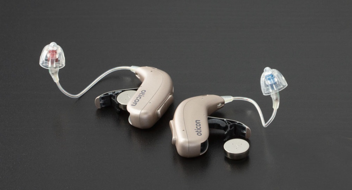 世界初*¹となる人工知能を搭載した補聴器 モアシリーズから新製品が10