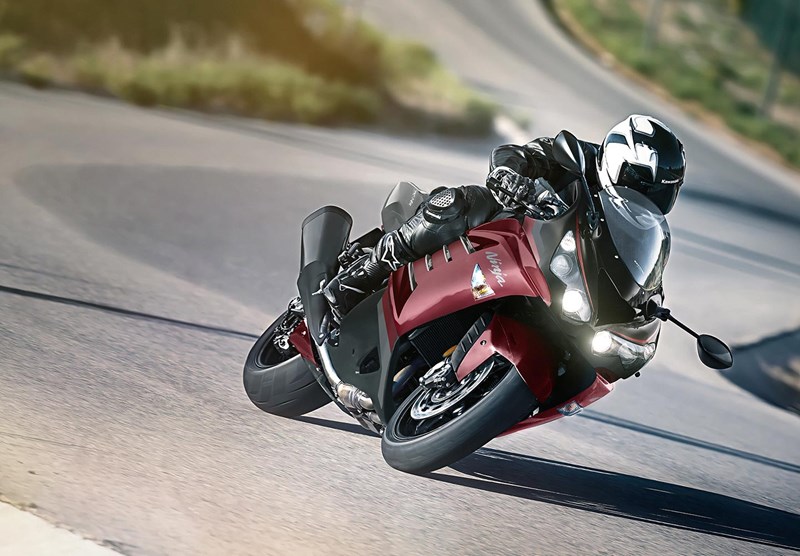 Ninja ZX-14Rという万能旗艦【その1】～ カワサキ大排気量車の最終形態