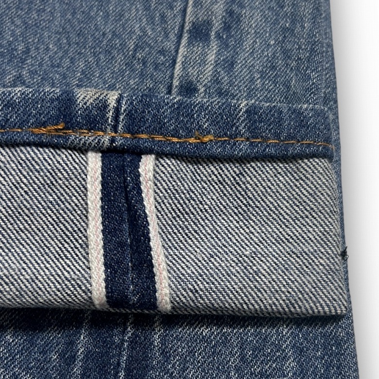 Levi's(リーバイス)の「赤耳」って何？？デニムの専門用語「赤耳」を
