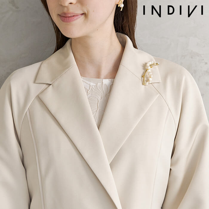 ラグランスリーブのシャンタンコート M・ベージュ｜東京ソワール